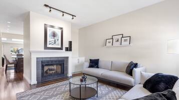 House, Smoking | 3 bilik tidur
