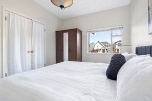 House | 3 bedrooms - Elegant 3BR Family Home Prime Vancouver Location (Vancouver)