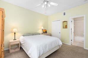 2 chambres, fer et planche à repasser, Wi-Fi gratuit, draps fournis