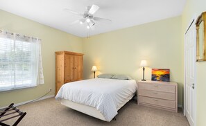 2 slaapkamers, een strijkplank/strijkijzer, gratis wifi, beddengoed