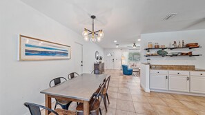 Casa, 3 habitaciones | Restaurantes
