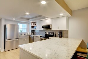 Condo, 2 Bedrooms | Private kitchen | Fridge, oven, coffee/tea maker, toaster