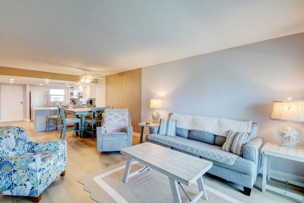 公寓客房, 2 間臥室 | 起居區 | 智慧型電視