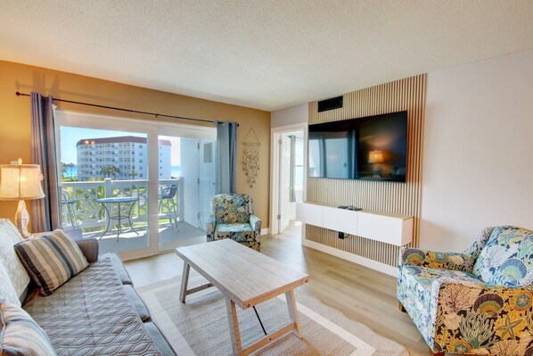 Condo, 2 Bedrooms | Living area | Smart TV