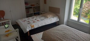 2 Schlafzimmer, Reisekinderbett, kostenloses WLAN, Bettwäsche