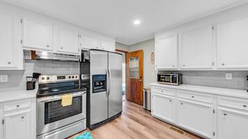 Microwave, oven, stovetop, dishwasher