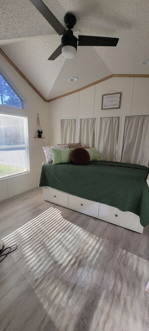 1 chambre, fer et planche à repasser, Wi-Fi, draps fournis