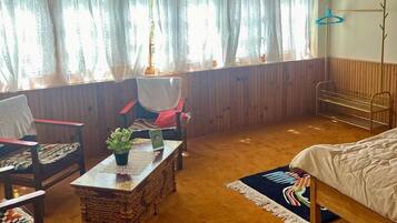 Free WiFi, bed sheets