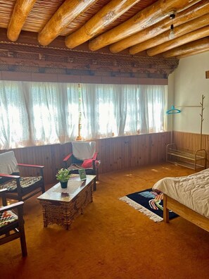 Free WiFi, bed sheets