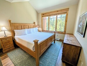 3 dormitorios, escritorio, tabla de planchar con plancha y wifi