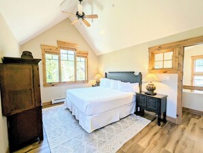 3 室のベッドルーム、デスク、アイロン / アイロン台、WiFi