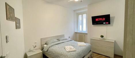 1 bedroom, desk, free WiFi