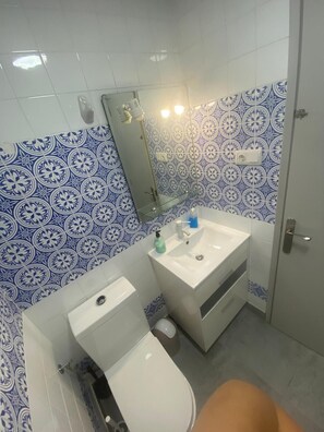 Douche, serviettes fournies