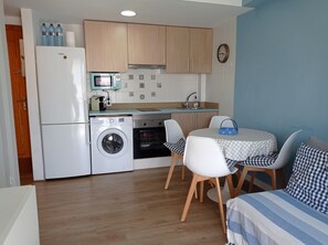 Fridge, microwave, oven, coffee/tea maker