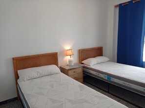 2 bedrooms, iron/ironing board, travel cot, free WiFi