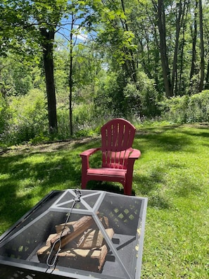 Property grounds - The Red Country Cottage (Amenia)