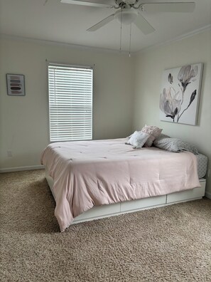 4 chambres, fer et planche à repasser, Wi-Fi, literie fournie