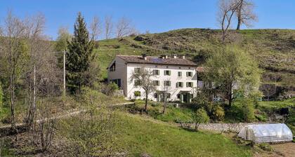 A vacation home nestled in the nature of eastern Lessinia.