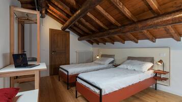 3 bedrooms, WiFi, bed sheets