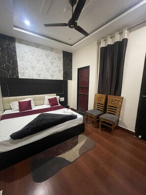Deluxe Room | Free WiFi, bed sheets