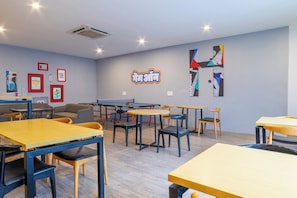 Dining - Housr Malibu Town Sohna Road Sector 47 (Gurugram)