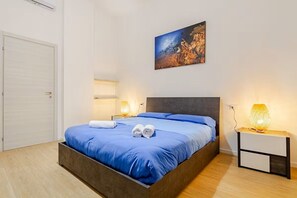 1 bedroom, in-room safe, desk, iron/ironing board