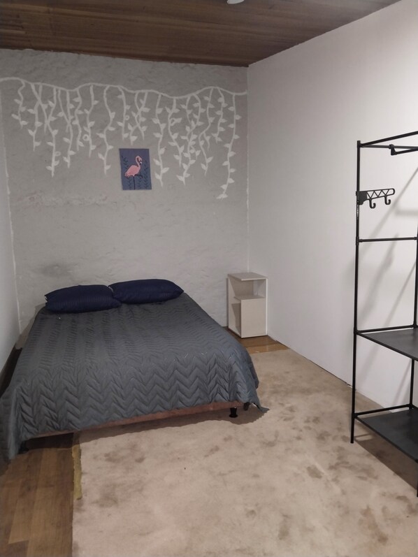 1 bedroom, bed sheets - Private room Candelaria (Bogotá)