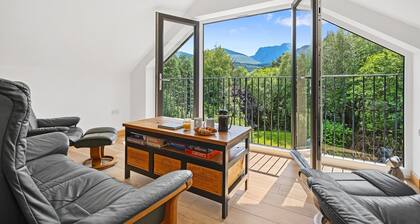 Cabin in Scotland With Stunning Mountain Views