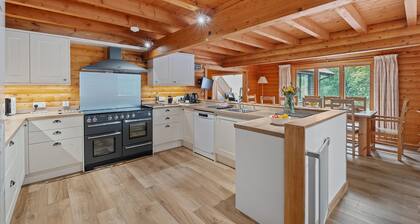 Mountain Cabin Near Fort William, No Deposit