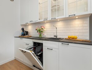 Apartemen | Dapur pribadi | Kursi makan untuk bayi