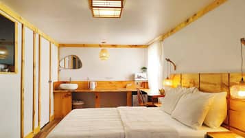 1 habitación, escritorio, wifi gratis y ropa de cama