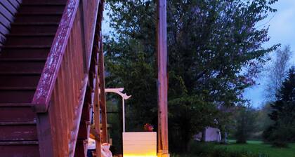 Private little Zen guestroom+ free parking