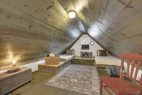 2 bedrooms, Internet, bed sheets