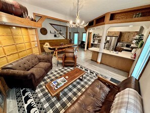 Televisión, videojuegos, reproductor de DVD y futbolito 