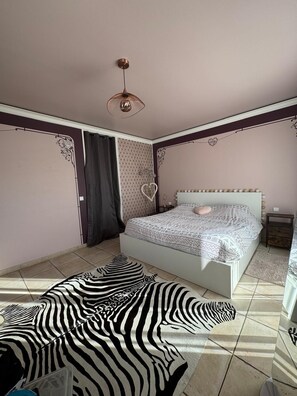 4 habitaciones, tabla de planchar con plancha y wifi gratis