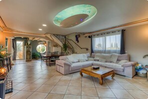 Living area - Villa Le Rossignol - furnished holiday home for 10 people (Puimisson)