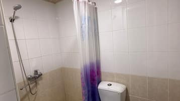 Towels, soap, shampoo, toilet paper