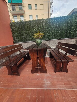 屋外ダイニングエリア