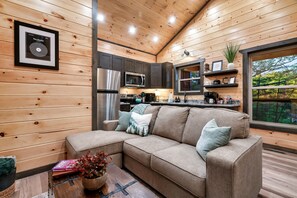 Smart TV, fireplace, video games, books - Epic Smoky Mountain Escape: Hot Tub, Arcade, Huge Decks & Views! (Sevierville)