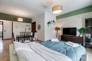 2 chambres, fer et planche à repasser, Wi-Fi, draps fournis