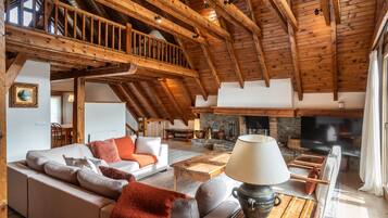 Télévision, cheminée