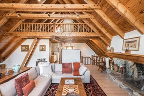 Fernseher, Kamin