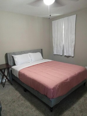 3 habitaciones, tabla de planchar con plancha y wifi gratis 