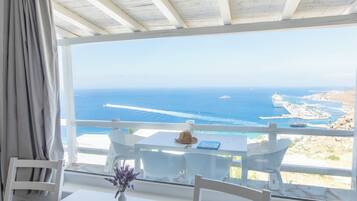 Suite Superior, aria condizionata, vista mare | Biancheria in cotone egiziano, biancheria da letto di alta qualità