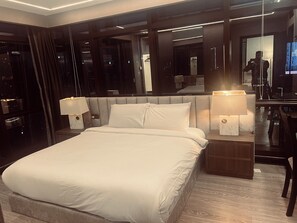 2 chambres, fer et planche à repasser, Wi-Fi, draps fournis