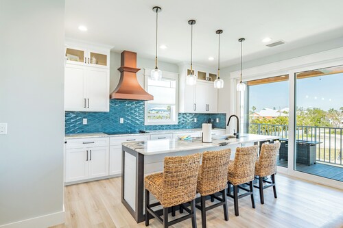 ⛱️Canal Front with Private Pool-Close to Beach-Family Beach House⛱️