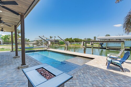 ⛱️Canal Front with Private Pool-Close to Beach-Family Beach House⛱️