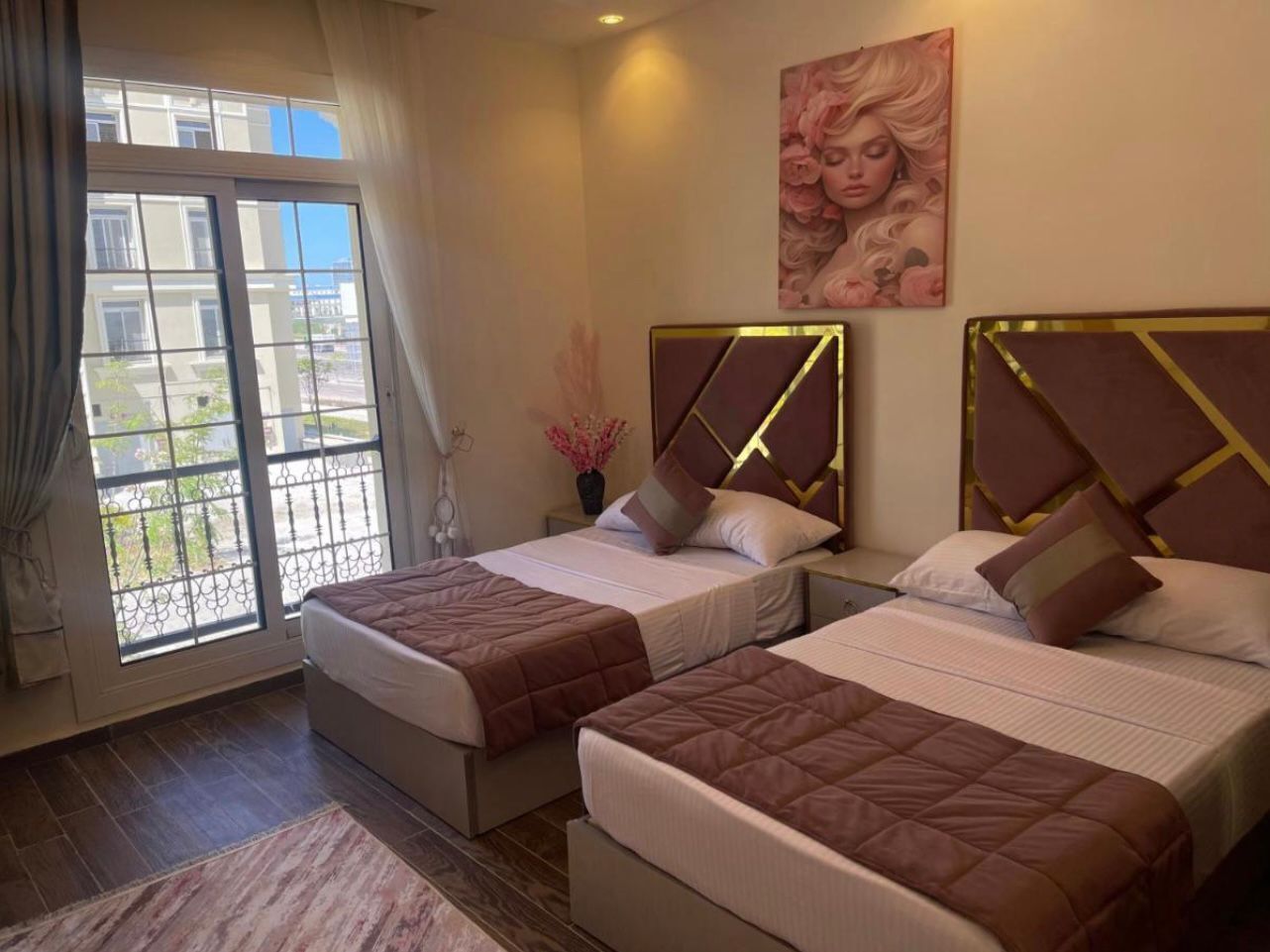 2 bedrooms, Egyptian cotton sheets, premium bedding, blackout curtains