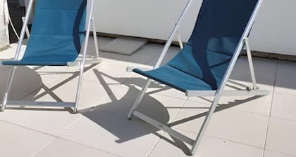 Quiet T1 in St Marc sur Mer, 5 min walk to the beach, terrace and large bed!