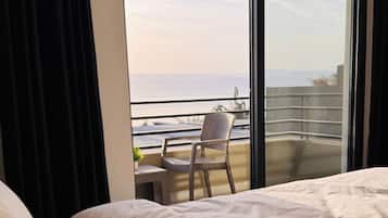 4 bedrooms, in-room safe, soundproofing, free WiFi